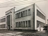 1913